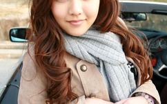 外国女子看破红尘 在山上做起这种事